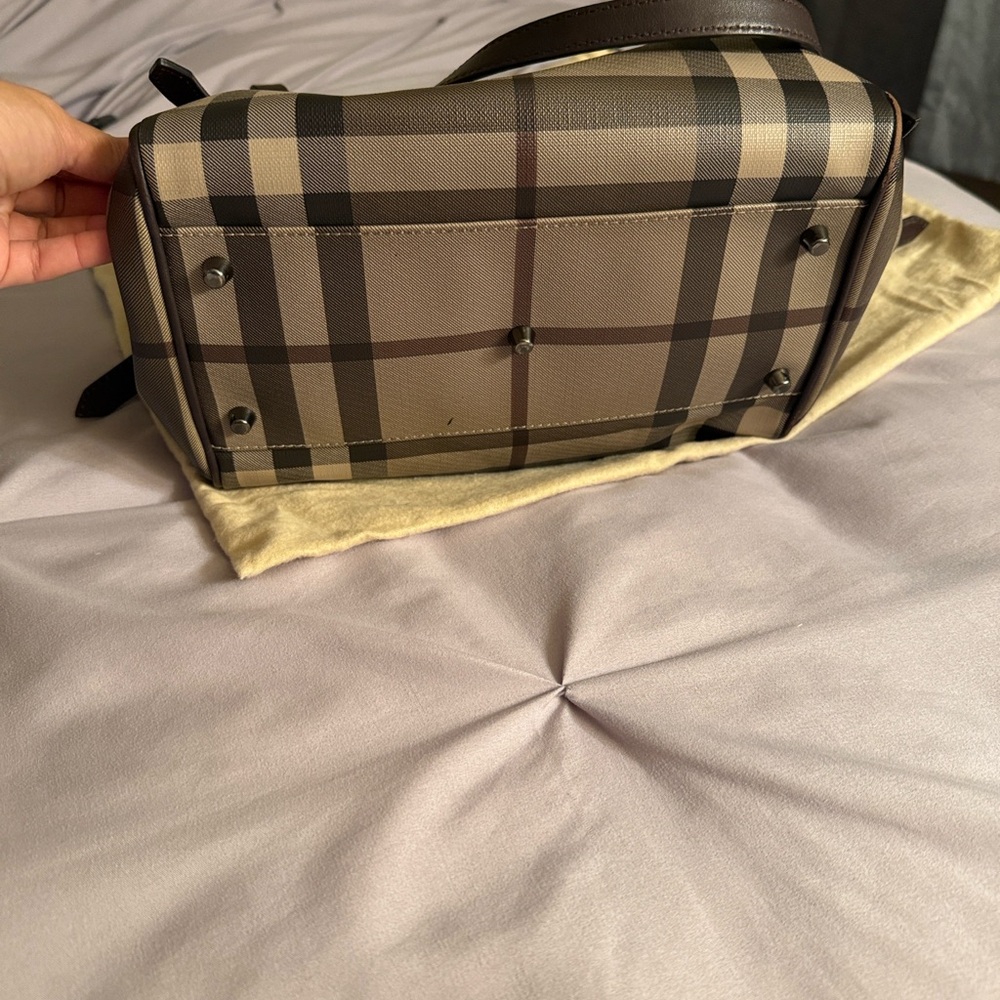 AUTHENTIC: Burberry Nova Check Tote- Used Like New - Picture 4 of 13